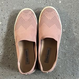 Steve Madden pink slip on shoe
